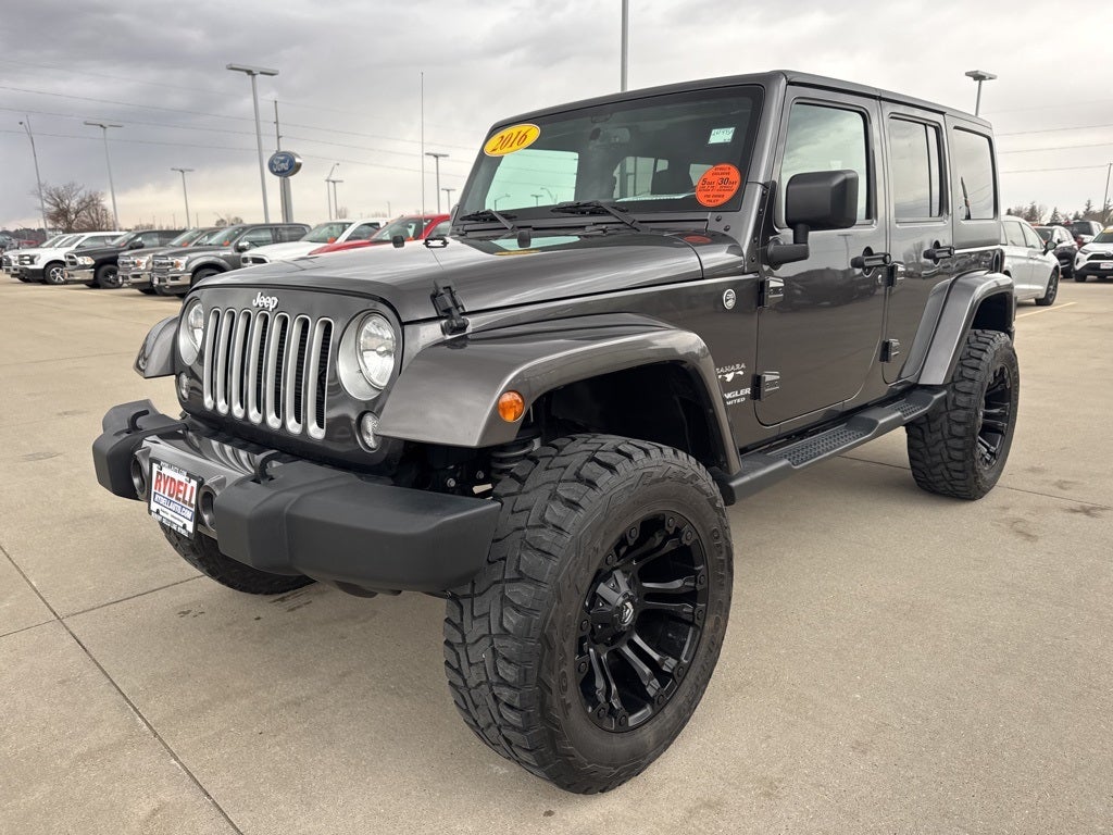2016 Jeep Wrangler Unlimited Sahara