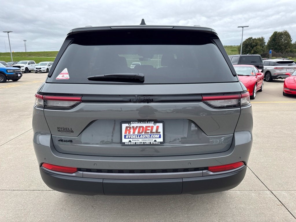 2027 Jeep Grand Cherokee Altitude