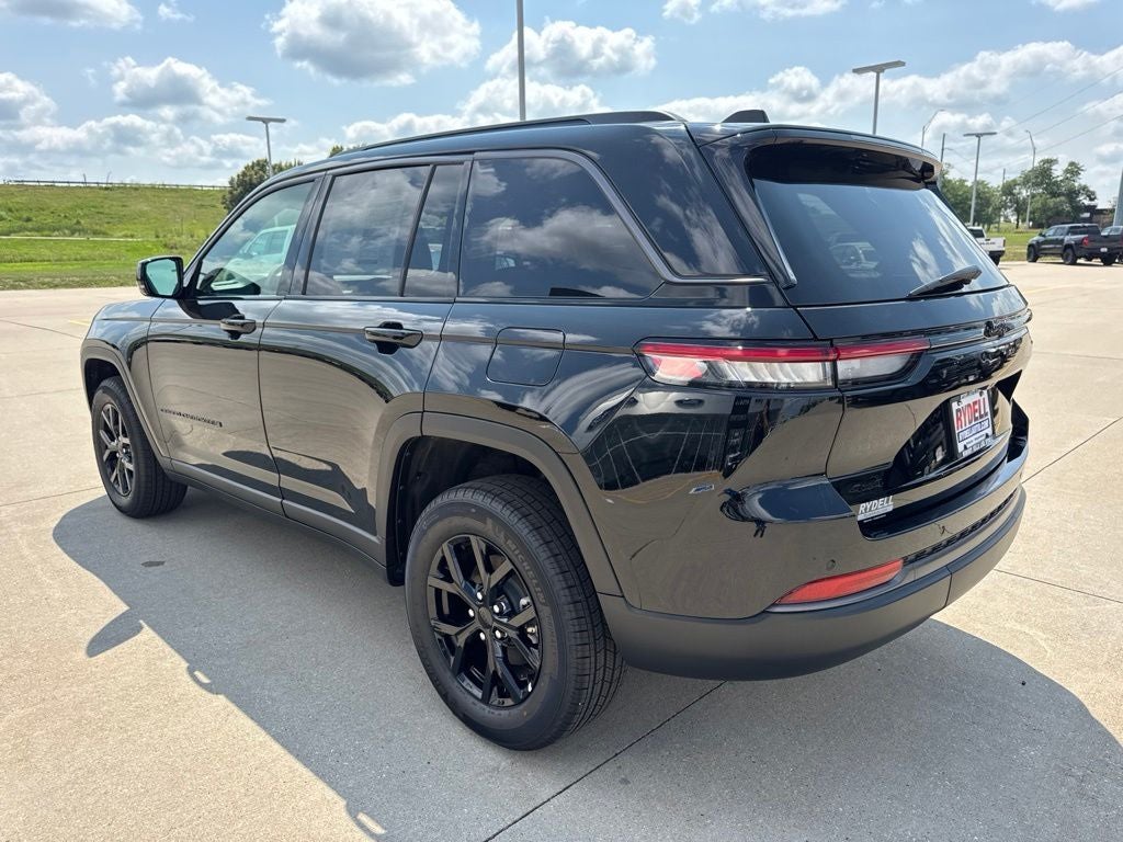 2026 Jeep Grand Cherokee Altitude