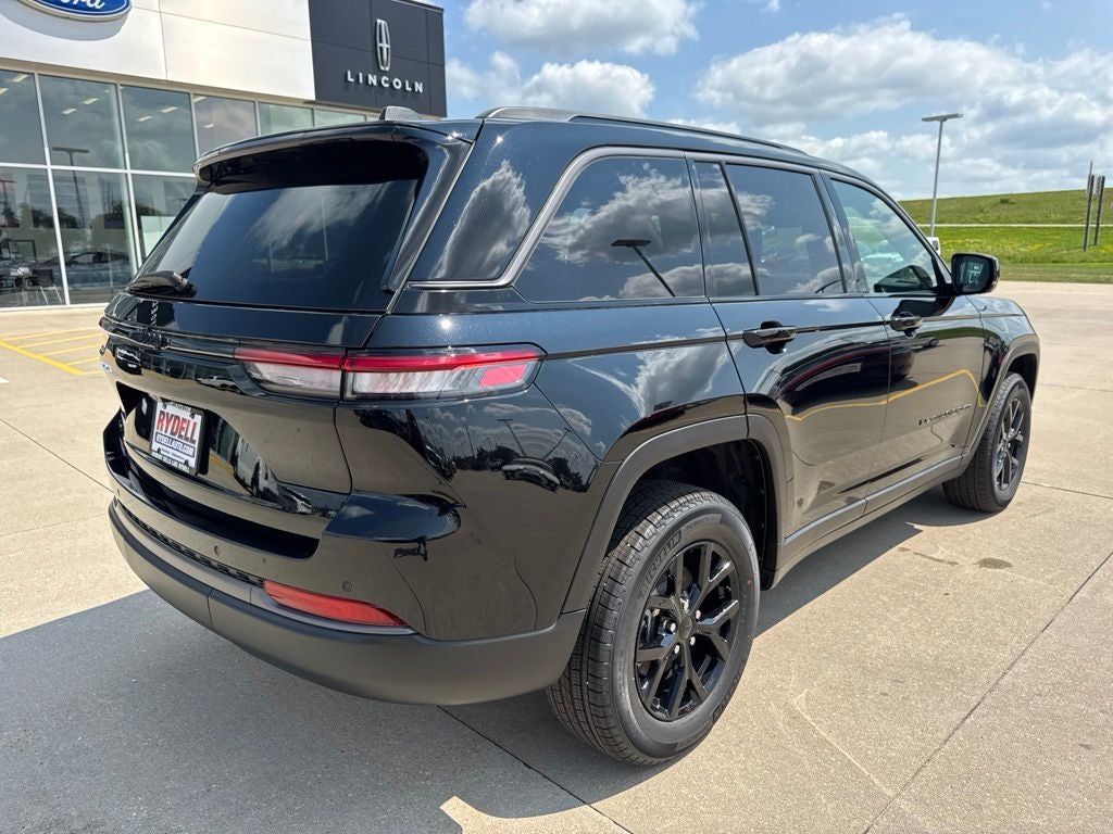 2026 Jeep Grand Cherokee Altitude