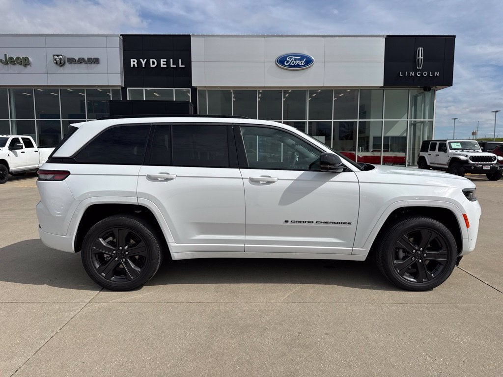2027 Jeep Grand Cherokee Limited Reserve