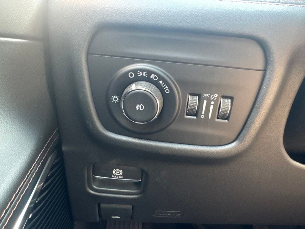 2026 Jeep Grand Cherokee Summit