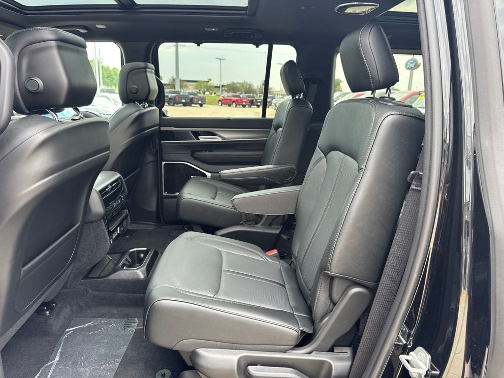 2026 Jeep Grand Wagoneer Limited Reserve