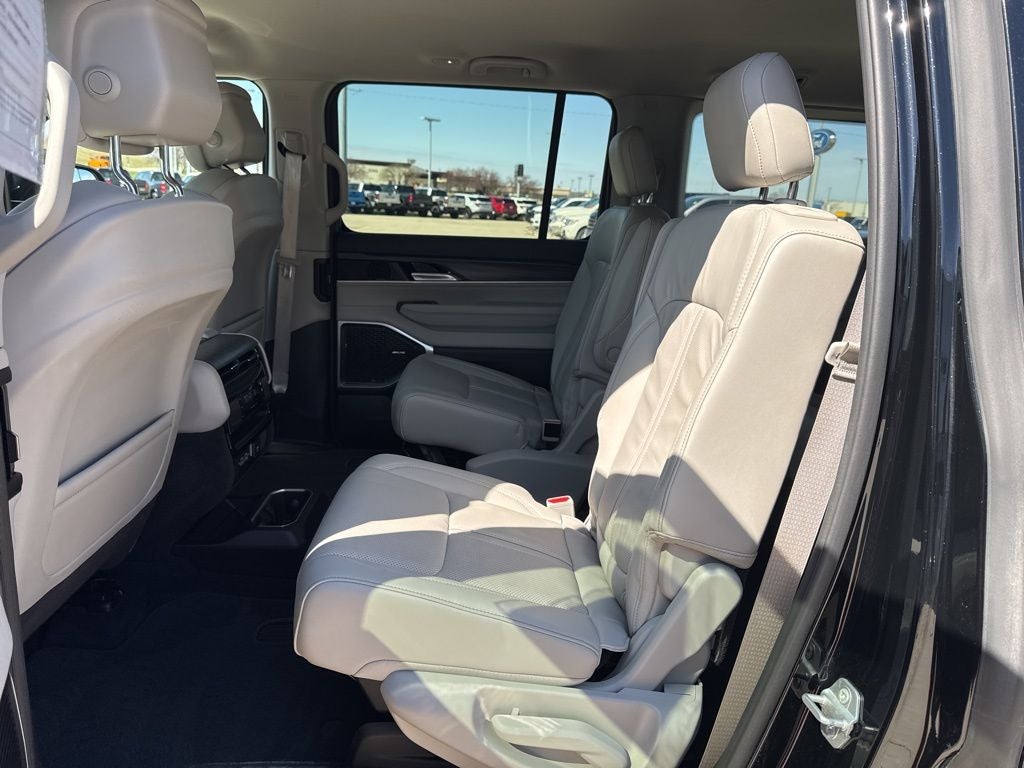 2023 Jeep Wagoneer Series III
