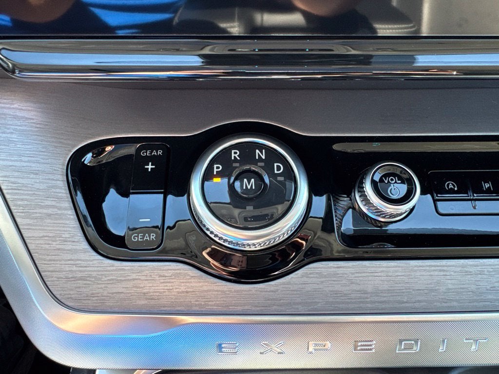 2027 Ford Expedition Max MAX Platinum