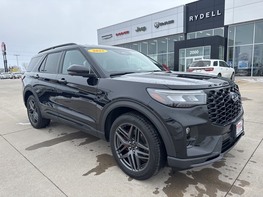 2025 Ford Explorer ST-Line