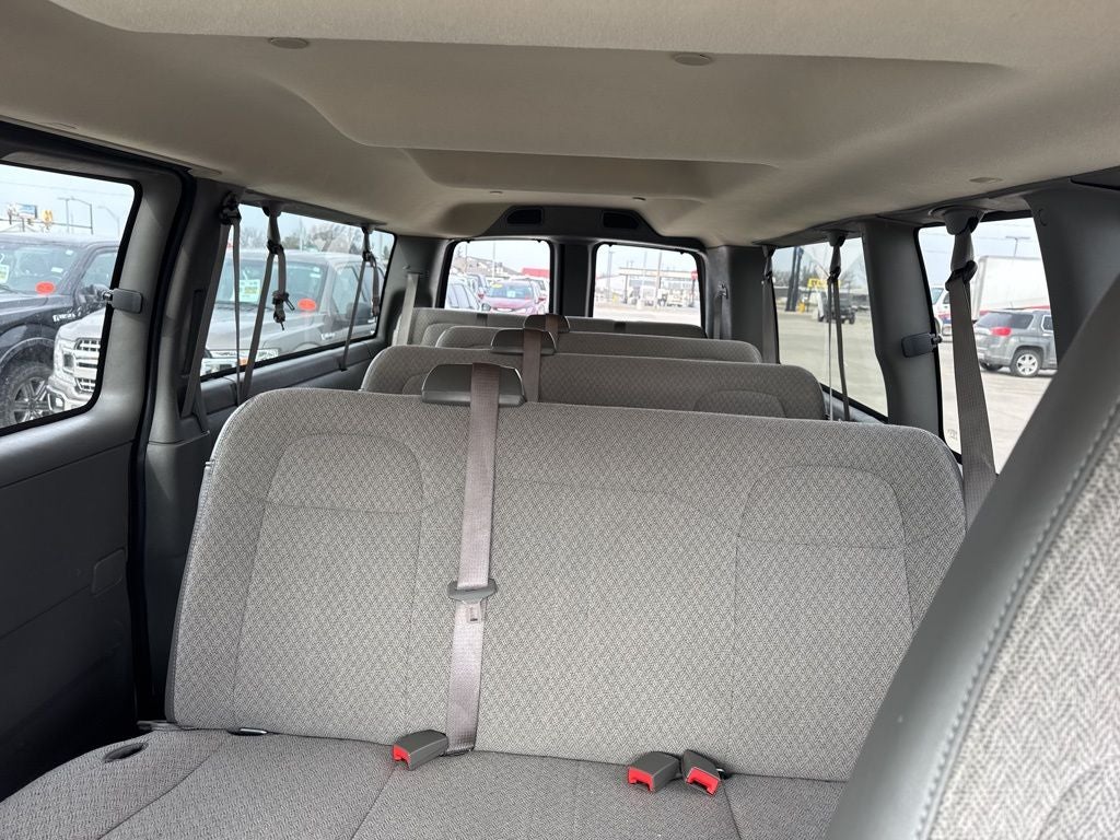 2025 Chevrolet Express 3500 LT Passenger