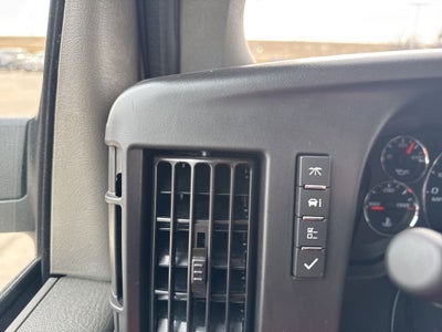 2025 Chevrolet Express 3500 LT Passenger