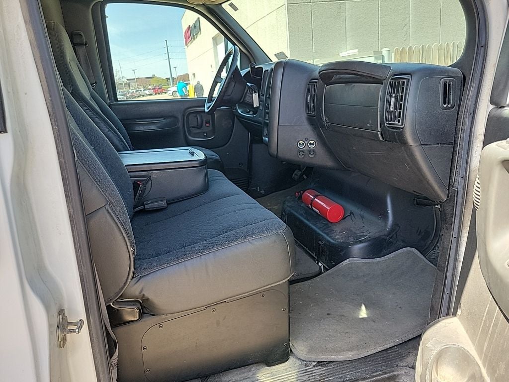 2009 Chevrolet C 4500 C 4500 BOX TRUCK