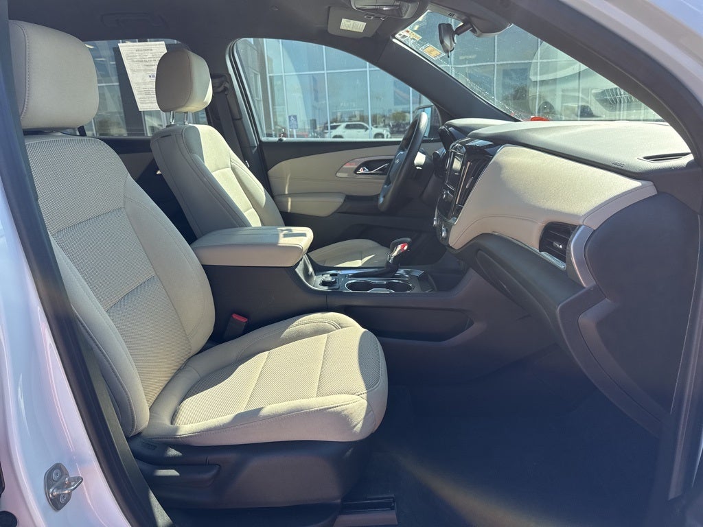 2023 Chevrolet Traverse LS