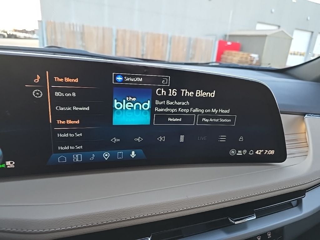 2025 Cadillac XT4 Premium Luxury