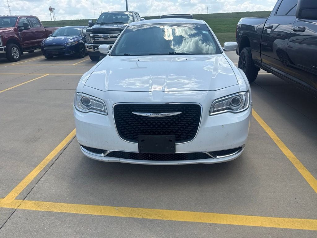 2017 Chrysler 300 Limited