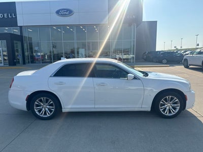 2017 Chrysler 300 Limited