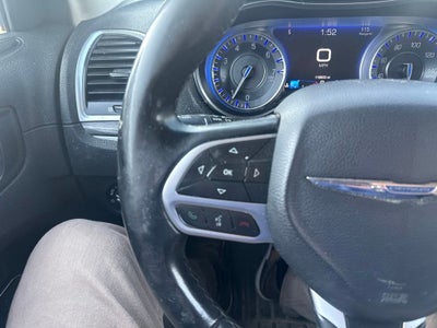 2017 Chrysler 300 Limited
