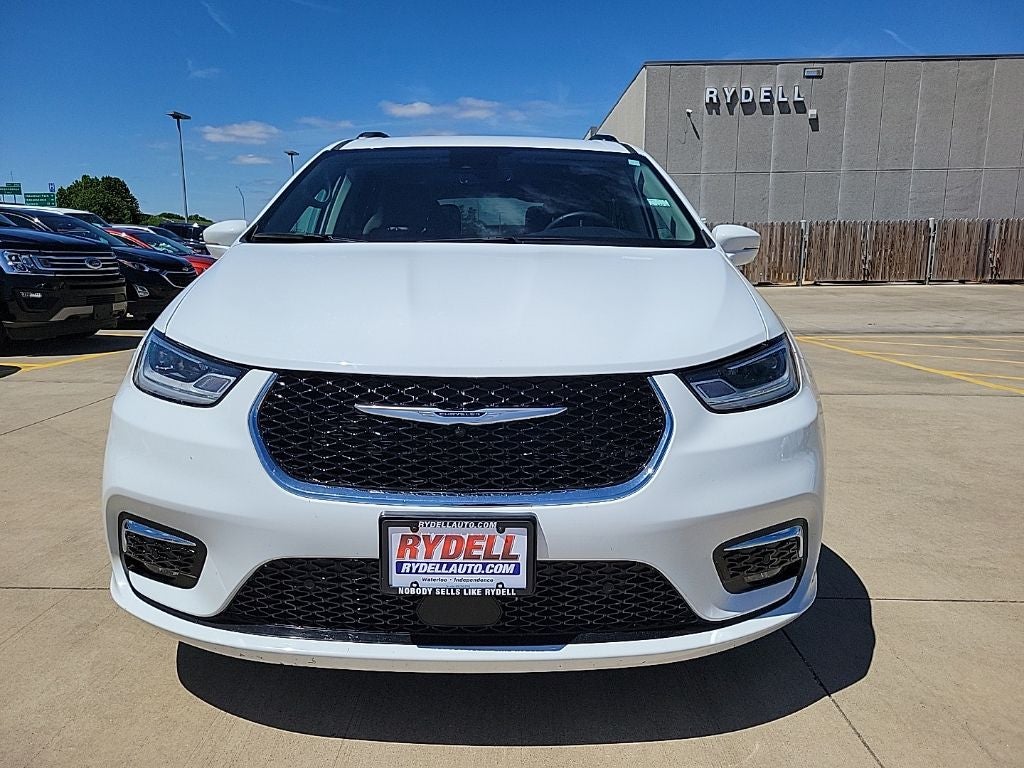 2022 Chrysler Pacifica Touring L