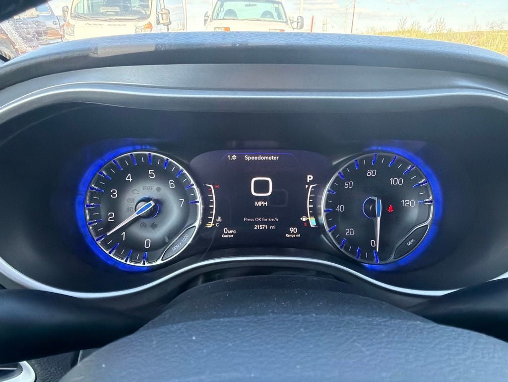 2025 Chrysler Pacifica Select