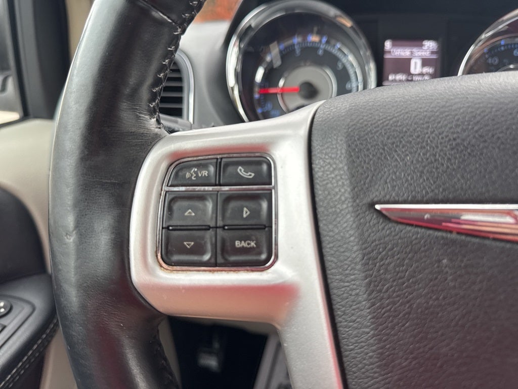 2016 Chrysler Town & Country Touring-L