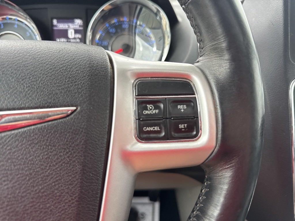 2016 Chrysler Town & Country Touring-L