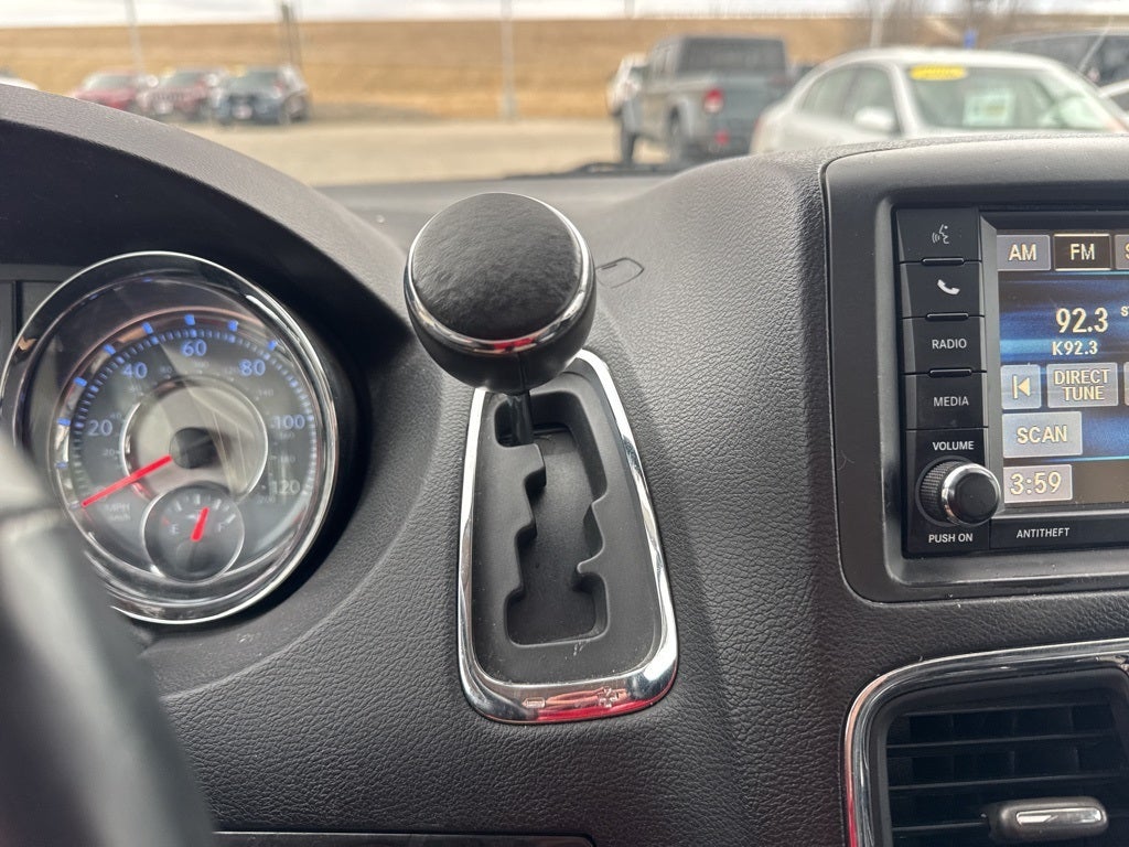 2016 Chrysler Town & Country Touring-L