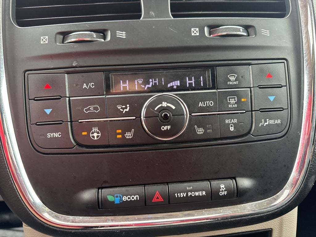 2016 Chrysler Town & Country Touring-L