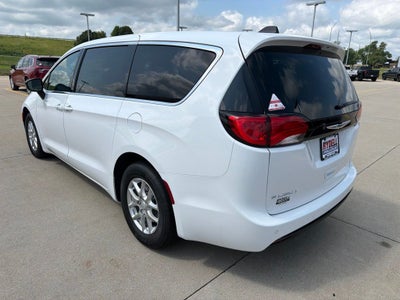 2027 Chrysler Pacifica LX