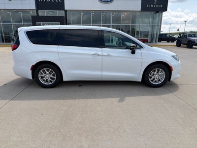2027 Chrysler Pacifica LX