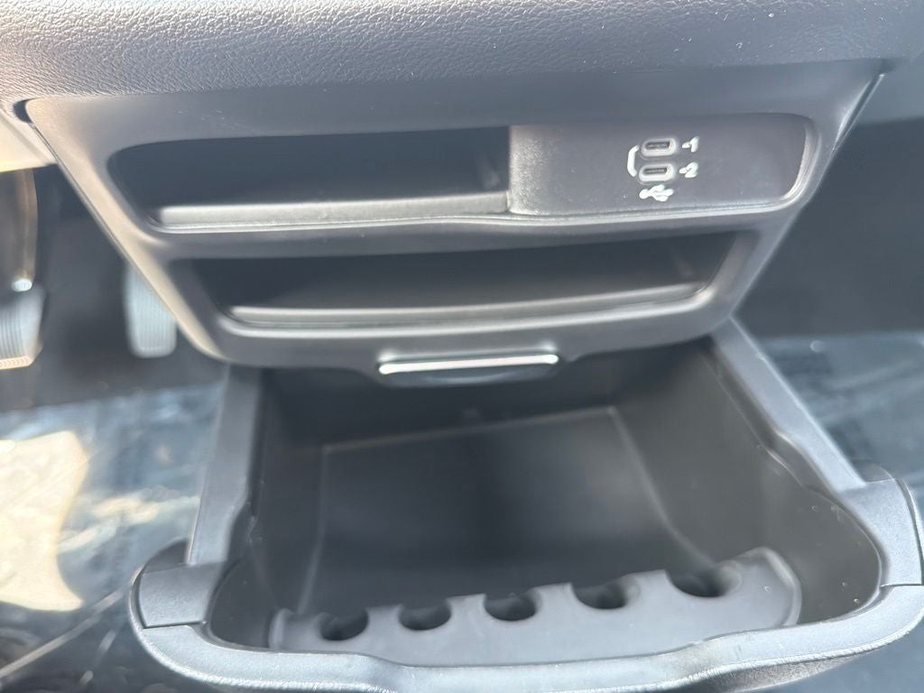 2027 Chrysler Pacifica LX