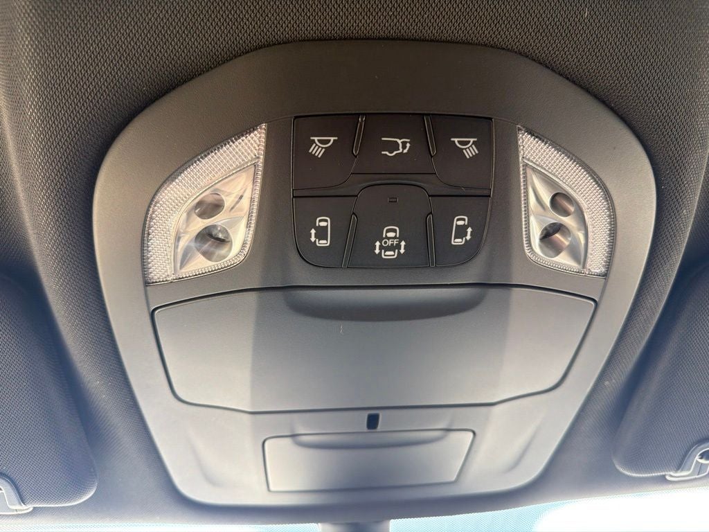 2027 Chrysler Pacifica LX