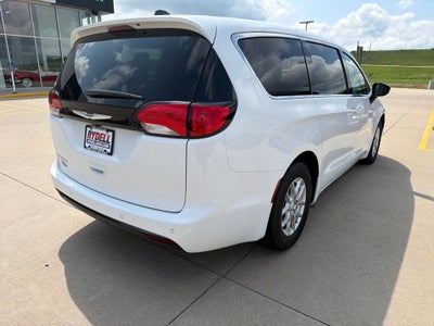 2027 Chrysler Pacifica LX