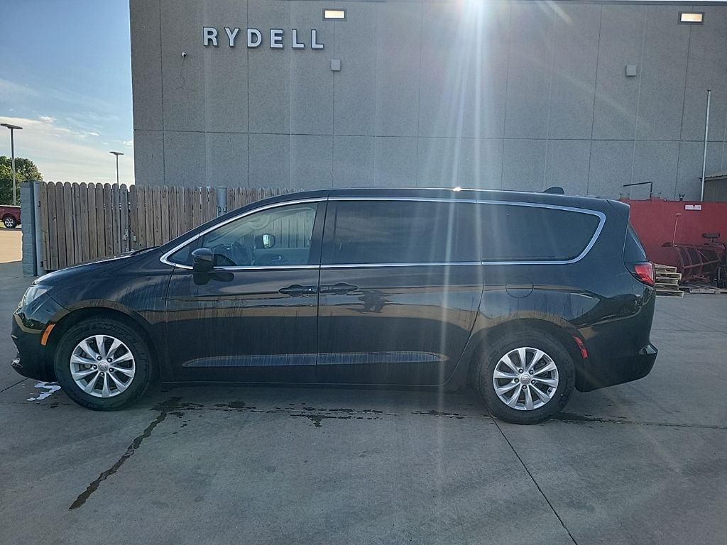 2017 Chrysler Pacifica Touring