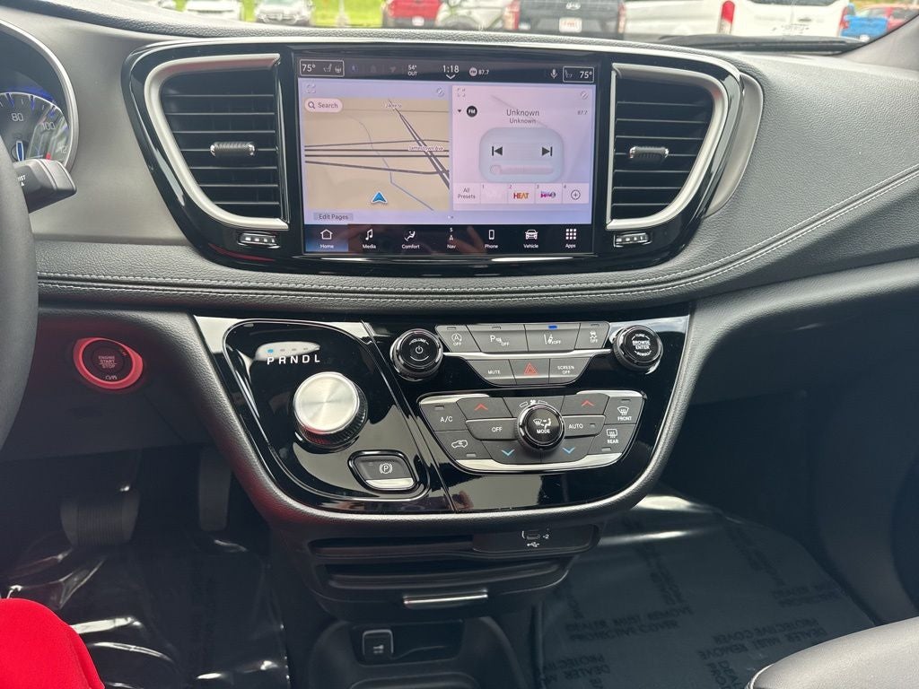 2027 Chrysler Pacifica Select
