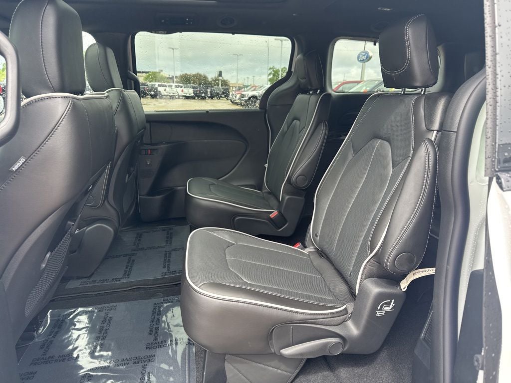 2027 Chrysler Pacifica Limited