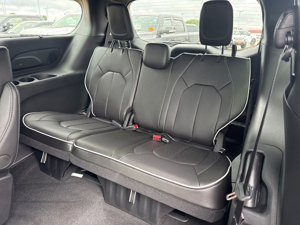 2027 Chrysler Pacifica Limited