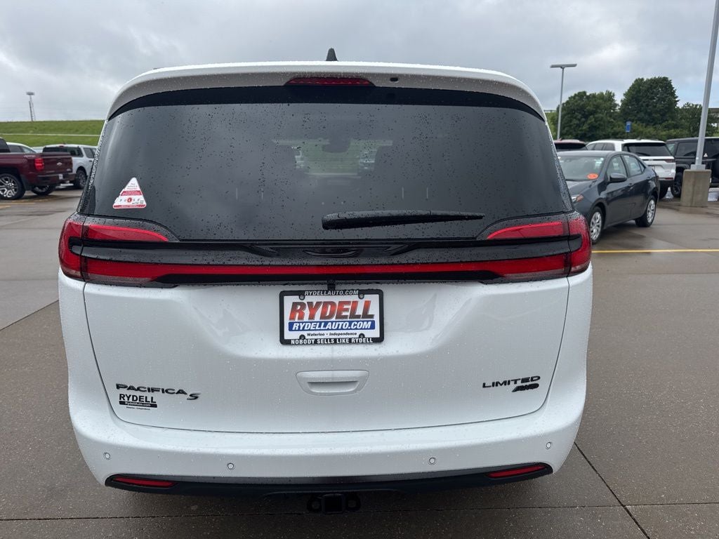 2027 Chrysler Pacifica Limited