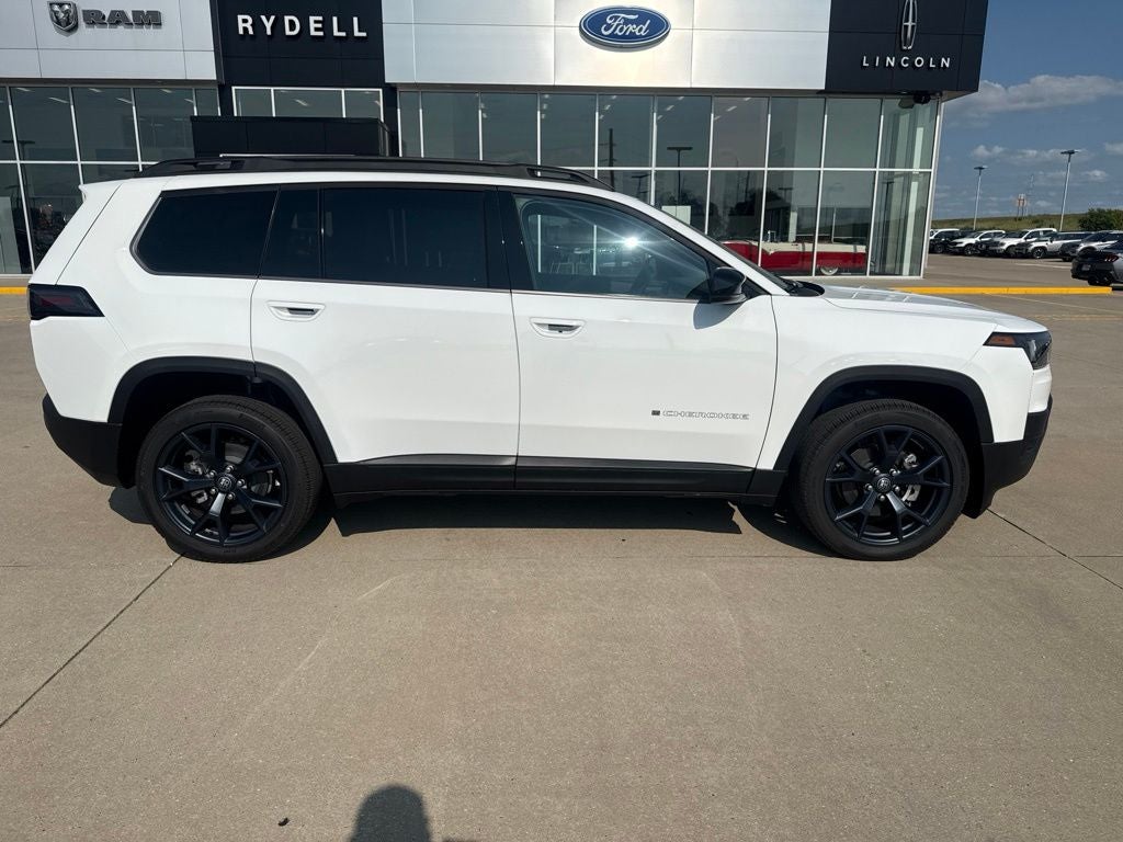 2026 Jeep Cherokee Laredo