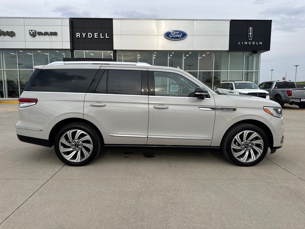 2023 Lincoln Navigator Reserve