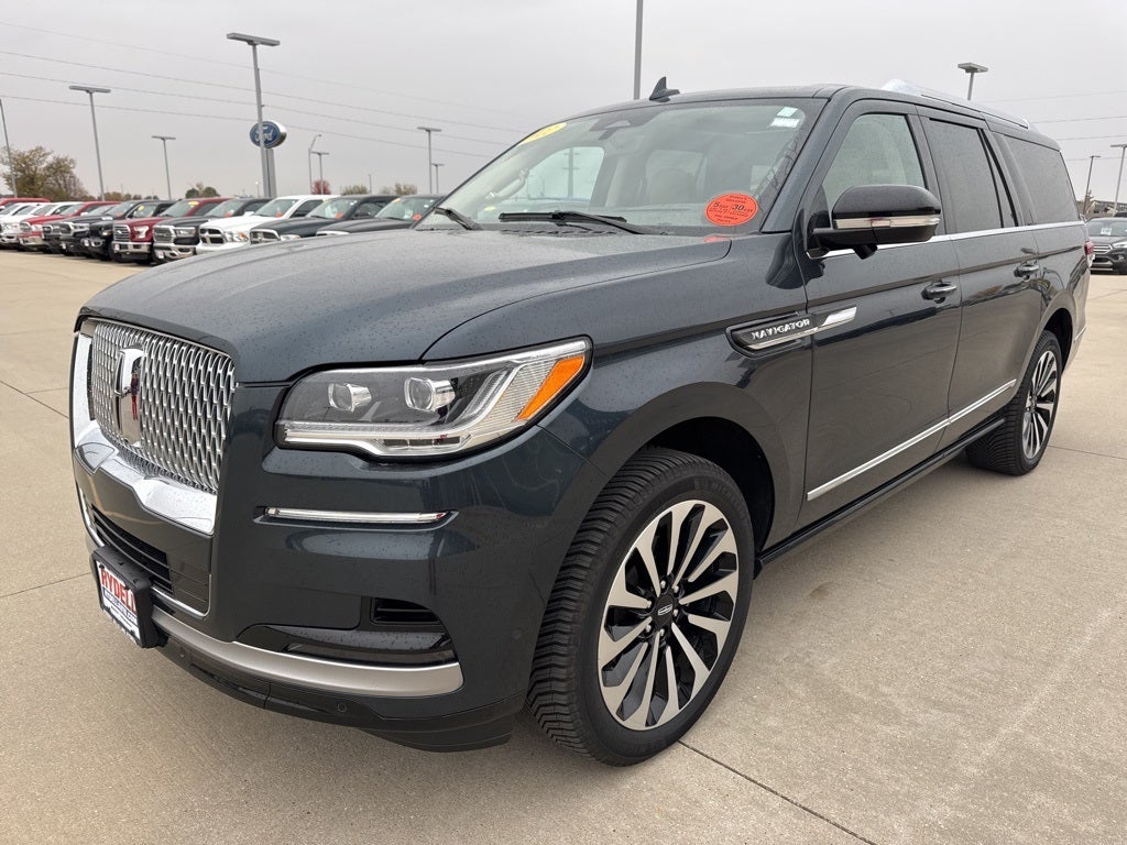 2022 Lincoln Navigator L Reserve