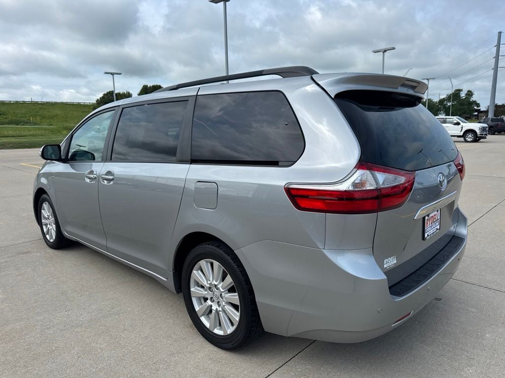 2017 Toyota Sienna Limited 7 Passenger