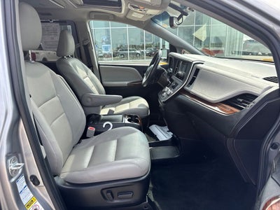 2017 Toyota Sienna Limited 7 Passenger