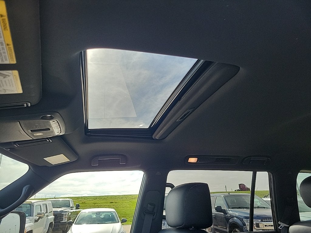 2023 INFINITI QX80 Sensory