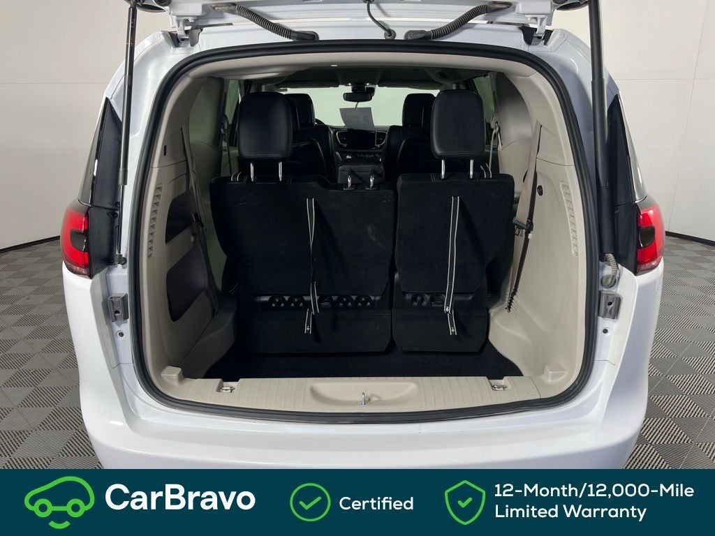 2022 Chrysler Pacifica Touring L