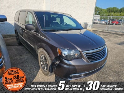 2016 Chrysler Town & Country S