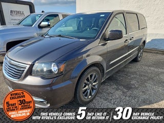 2016 Chrysler Town &amp; Country S