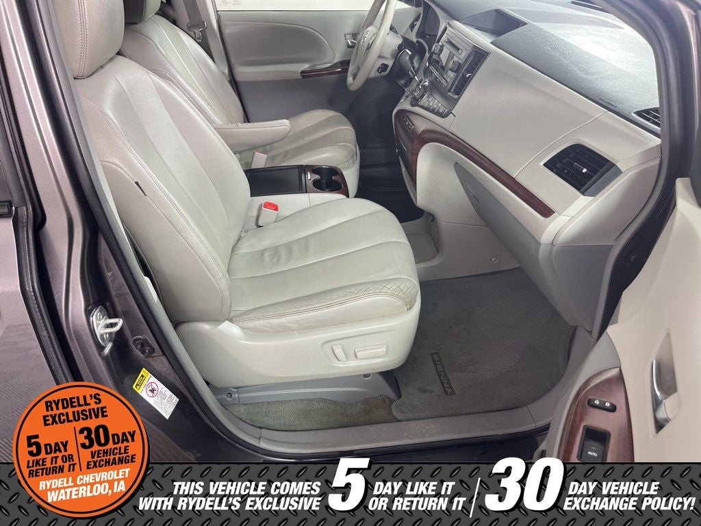 2014 Toyota Sienna XLE 7 Passenger