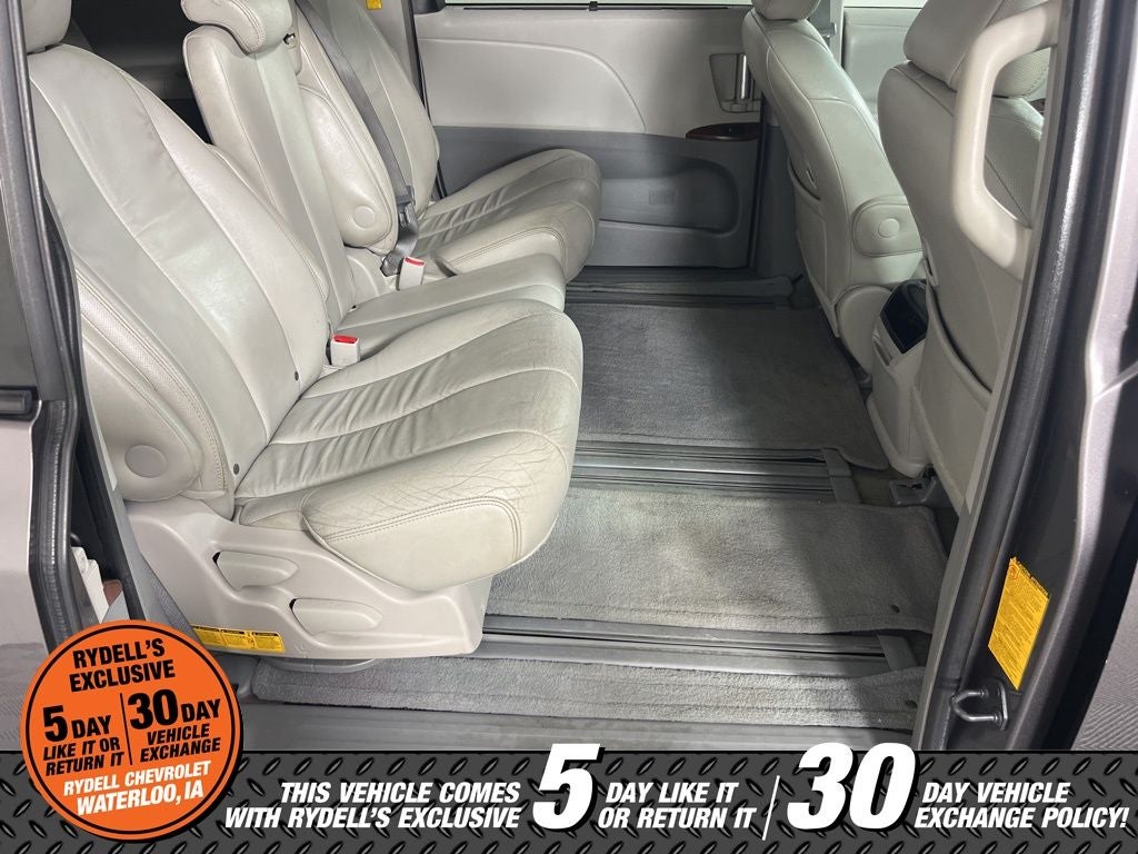 2014 Toyota Sienna XLE 7 Passenger
