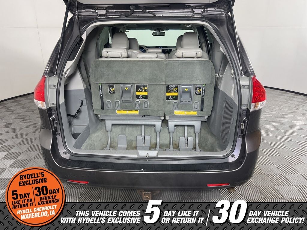 2014 Toyota Sienna XLE 7 Passenger