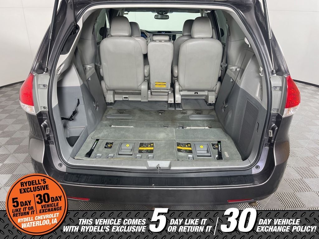 2014 Toyota Sienna XLE 7 Passenger