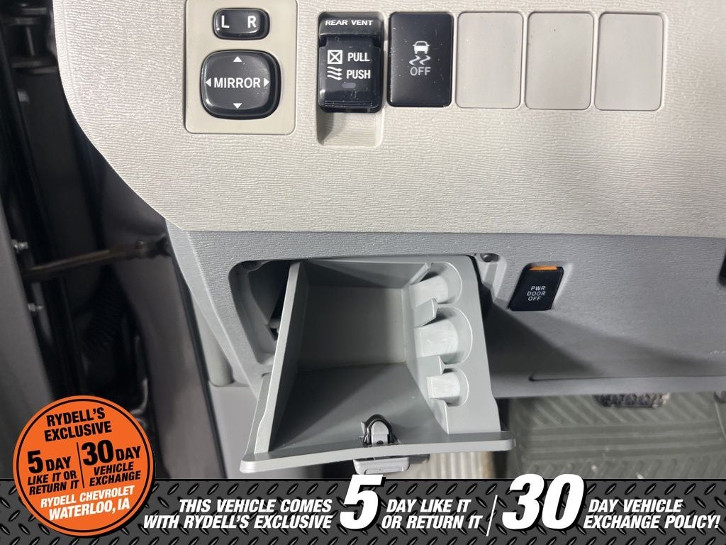 2014 Toyota Sienna XLE 7 Passenger