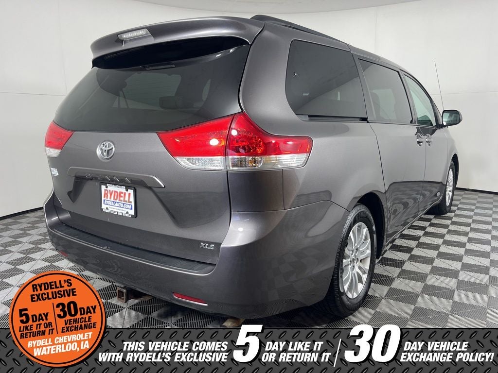 2014 Toyota Sienna XLE 7 Passenger