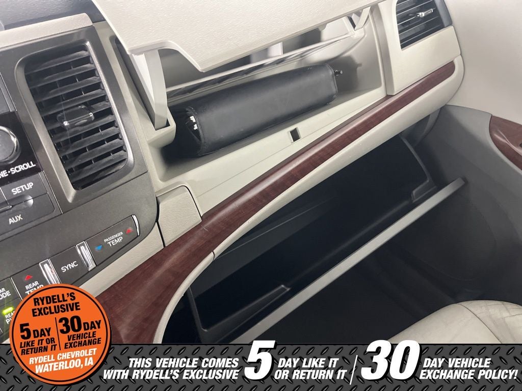 2014 Toyota Sienna XLE 7 Passenger